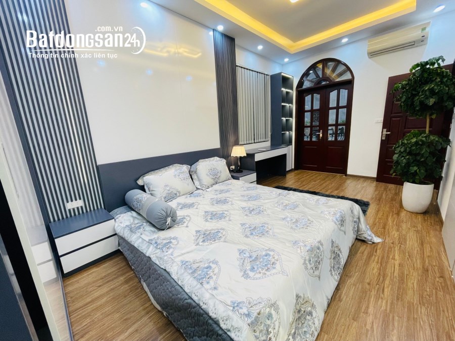 Cần bán căn 4 tầng 45m2 phố Cảm Hội. LH: 0975.997.166