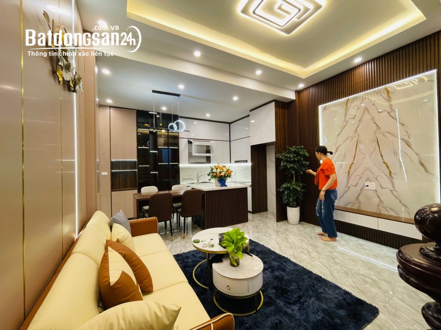 Cần bán căn 4 tầng 45m2 phố Cảm Hội. LH: 0975.997.166