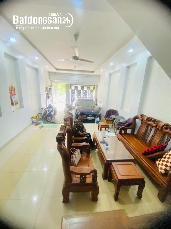 TIN THẬT:Nhà mặt tiền 4 tầng,đường 13,5x18,hoàn công Tăng Nhơn Phú B,Quận 9