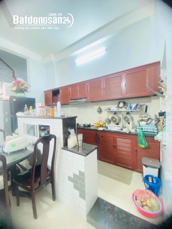 TIN THẬT:Nhà mặt tiền 4 tầng,đường 13,5x18,hoàn công Tăng Nhơn Phú B,Quận 9