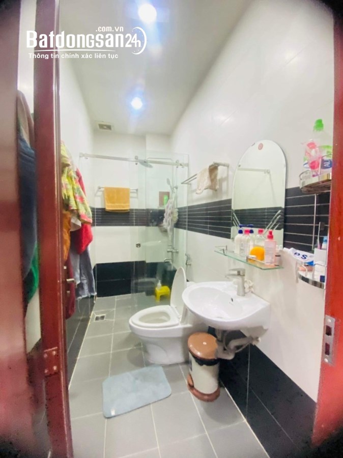 TIN THẬT:Nhà mặt tiền 4 tầng,đường 13,5x18,hoàn công Tăng Nhơn Phú B,Quận 9