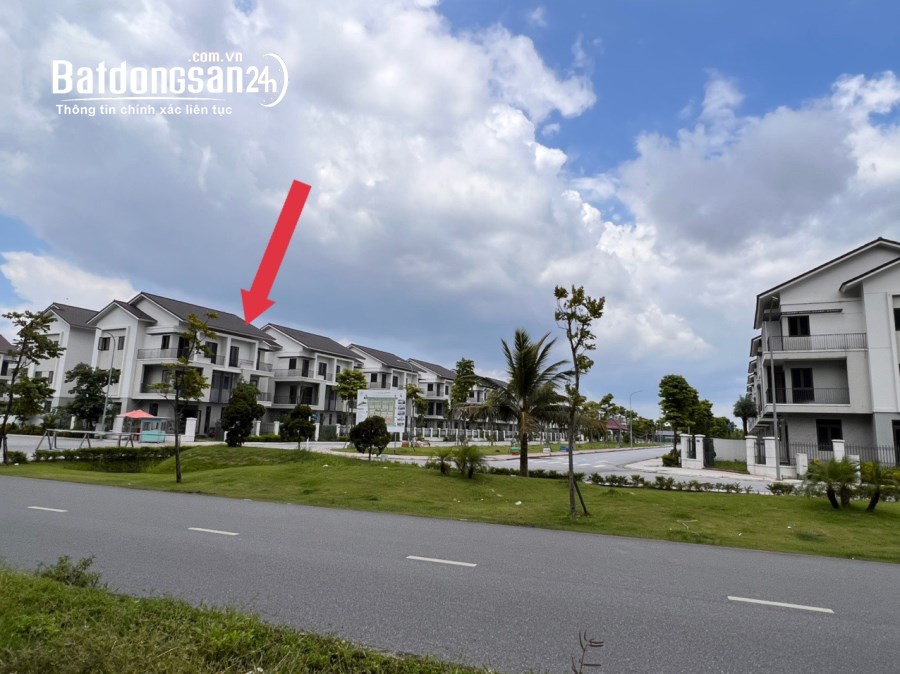 Chính chủ bán biệt thự áp góc trục chính Centa Riverside ngay sát Ninh Hiệp Giá tốt