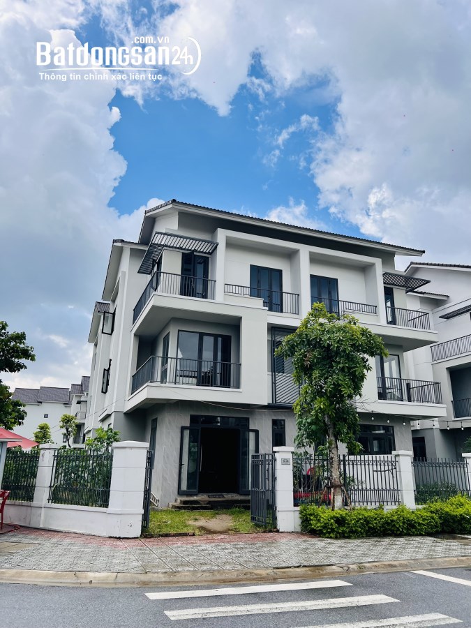 Chính chủ bán biệt thự áp góc trục chính Centa Riverside ngay sát Ninh Hiệp Giá tốt