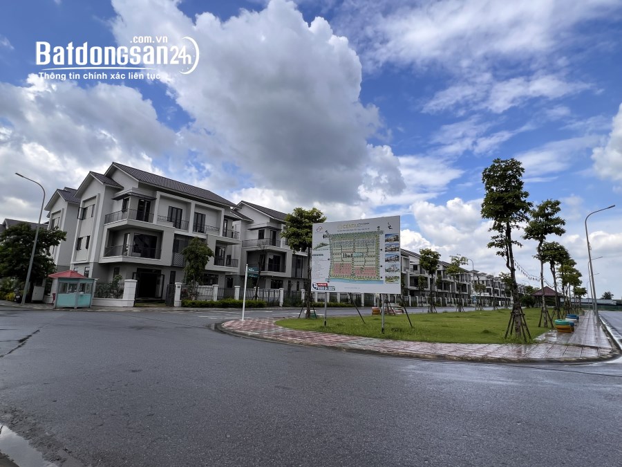 Chính chủ bán biệt thự áp góc trục chính Centa Riverside ngay sát Ninh Hiệp Giá tốt