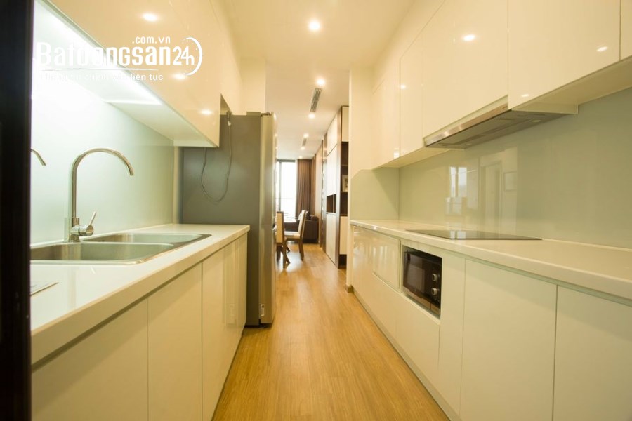 Cho thuê căn góc 3 phòng ngủ, đủ đồ tại Vinhomes Skylake view hồ, vào được luôn