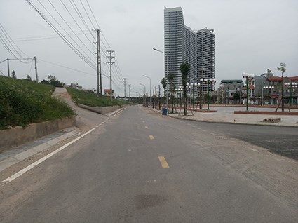 Đất mặt đê Vĩnh Ngọc, Lô góc, Oto tránh. DT: 300m2, MT 15m. Giá: 100tr/m2