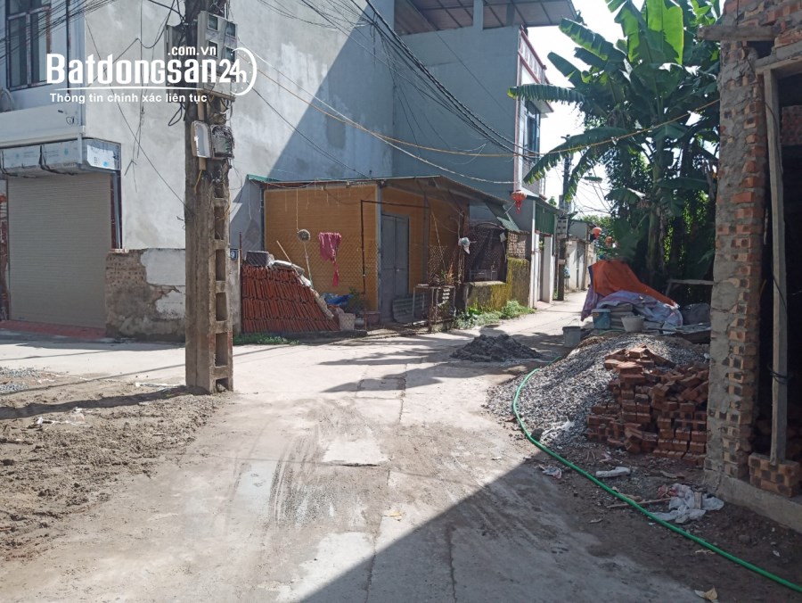 LÔ ĐẤT SIÊU HIẾM 43M NGAY NGÃ 3 OTO CHẠY VÒNG QUANH Ở THANH TRÌ HÀ NỘI GIÁ CHỈ 3TY