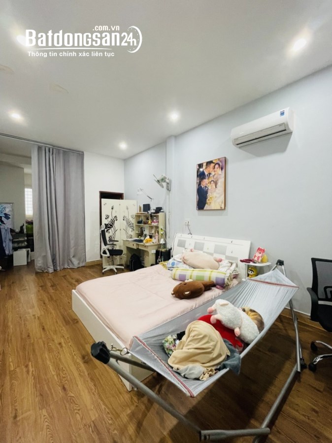 Bán nhà HXH gần Út Tịch, Tân Bình, 70m2, 3PN, sát mặt tiền, chỉ nhỉnh 8 tỷ