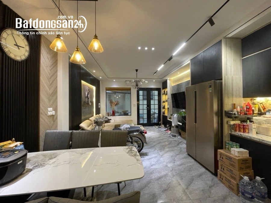BÁN GẤP NHÀ TRUNG TÂM BA ĐÌNH - VÀI BƯỚC RA HỒ TÂY - GIÁ CHỈ NHỈNH HƠN 11 TỶ
