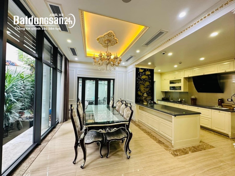 Bán gấp biệt thự lô góc, Khu đô thị Dịch Vọng - Cầu Giấy. 276m*5 tầng, MT 16m 55 tỷ.