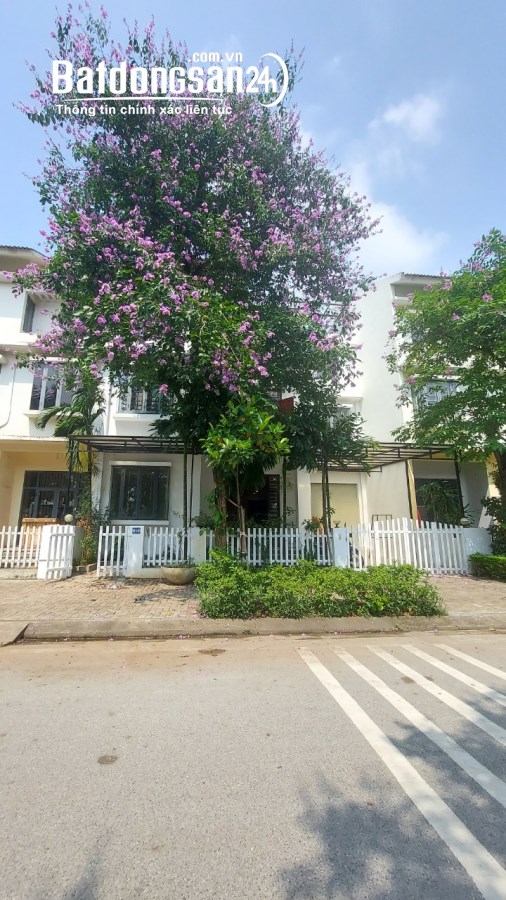 Bán 2 căn BT liền nhau View Hồ Xuân Phương. DT 340m2 x 4T.Lô góc. Giá 31 tỷ. 
