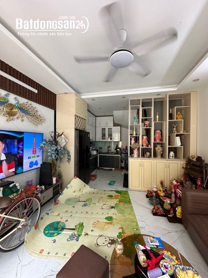 Bán Nhà Phú Thượng, Ô TÔ đõ cửa, 33m2, 6,8 Tỷ.