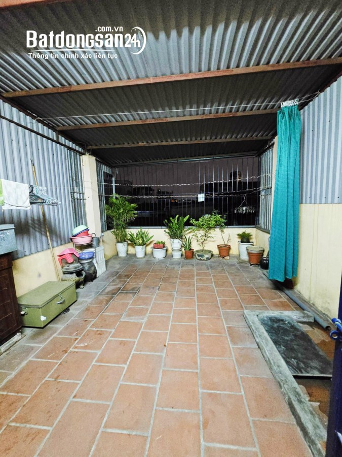 Nhà xây mới, mặt tiền 5m hiện đang đã cho người thuê ở trọ, ngõ 2.3m, 