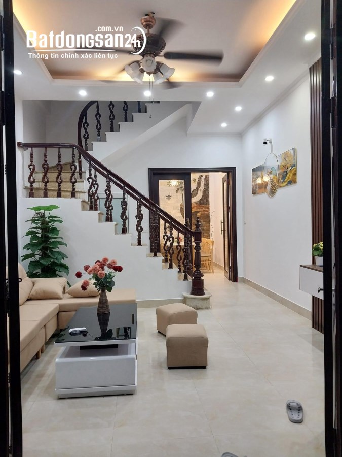 Bán nhà ngõ 176 Trương Định - 50m2 x 4 tầng MT 4,3m, ngõ 2,5m - SĐCC 