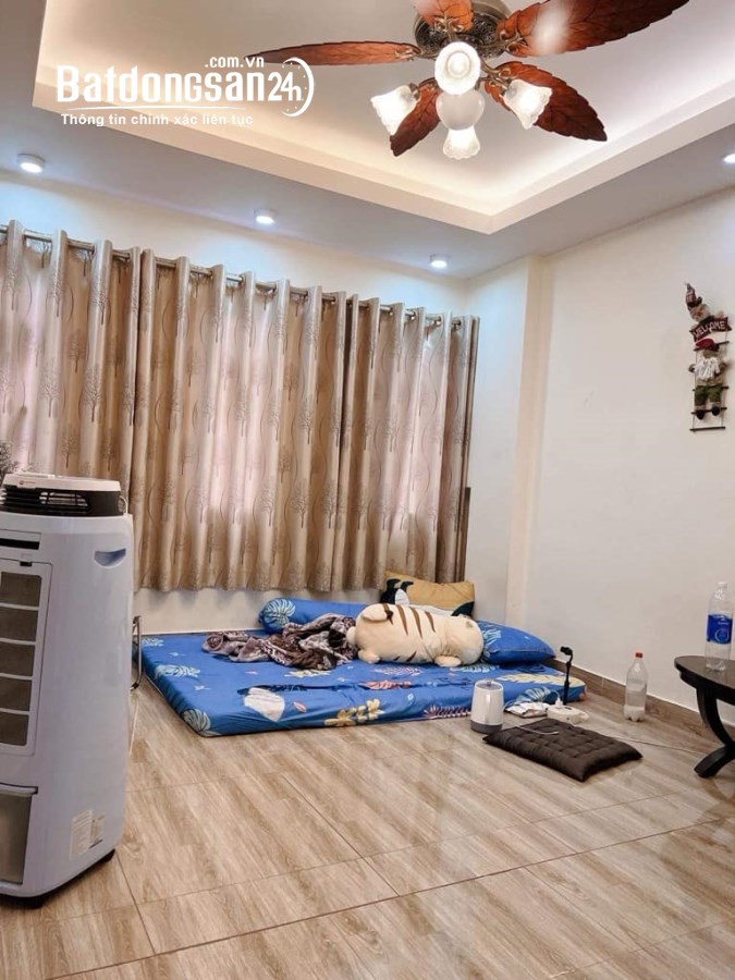 Bán nhà Đường Đoàn Văn Bơ, Phường 16, Quận 4