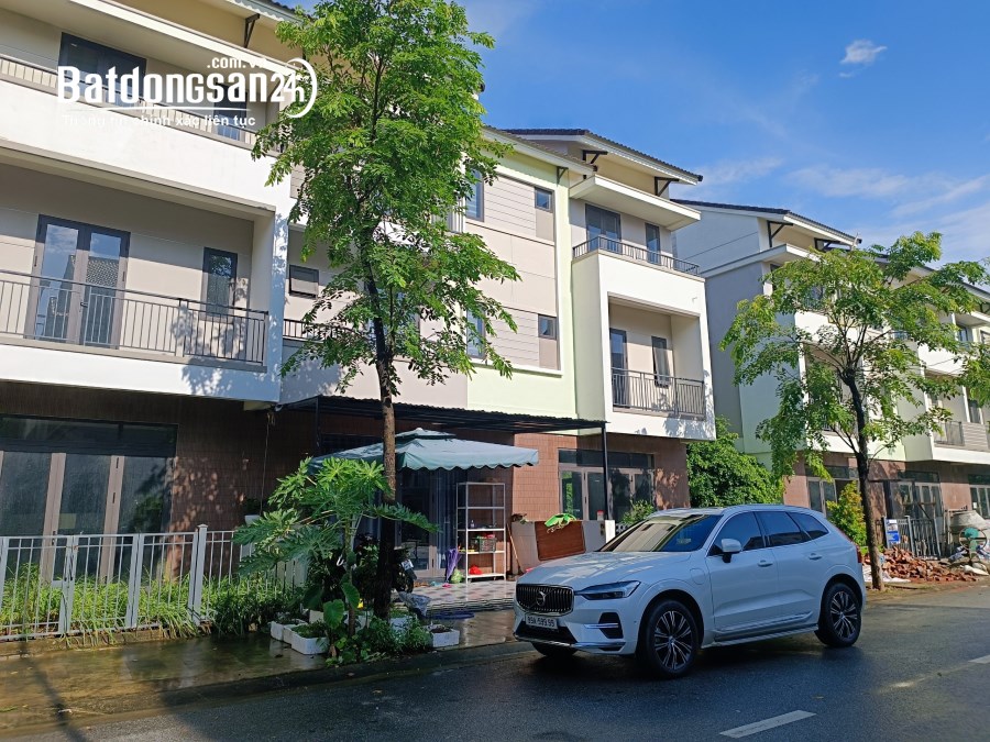 Bán gấp nhà phố 90m2 trong ốc đảo xanh Vsip Từ Sơn giá rẻ hơn thị trường 500tr