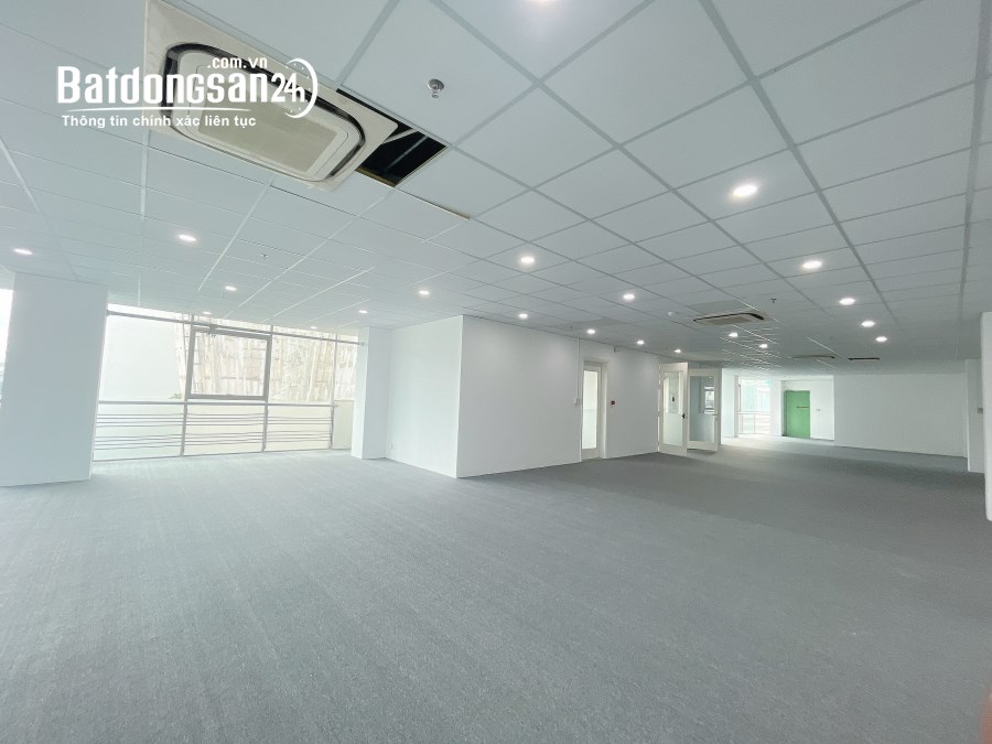 Văn phòng sàn 200m2 đẹp view kính sang trọng đường Hồ Văn Huê - Phú Nhuận