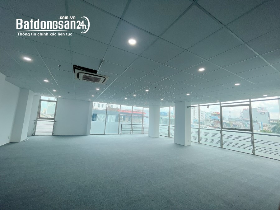 Văn phòng sàn 200m2 đẹp view kính sang trọng đường Hồ Văn Huê - Phú Nhuận