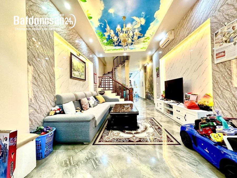 Bán nhà phố Đội Nhân, Ba Đình 103m xây 6 tầng full đất 2 mặt ngõ trước sau có gara ot