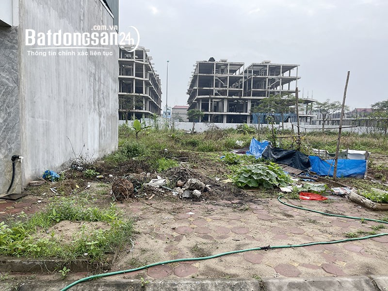 Siêu phẩm lô góc 78m2, mặt tiền gần 10m, đất vuông đẹp, view trực tiếp dự án Shophous