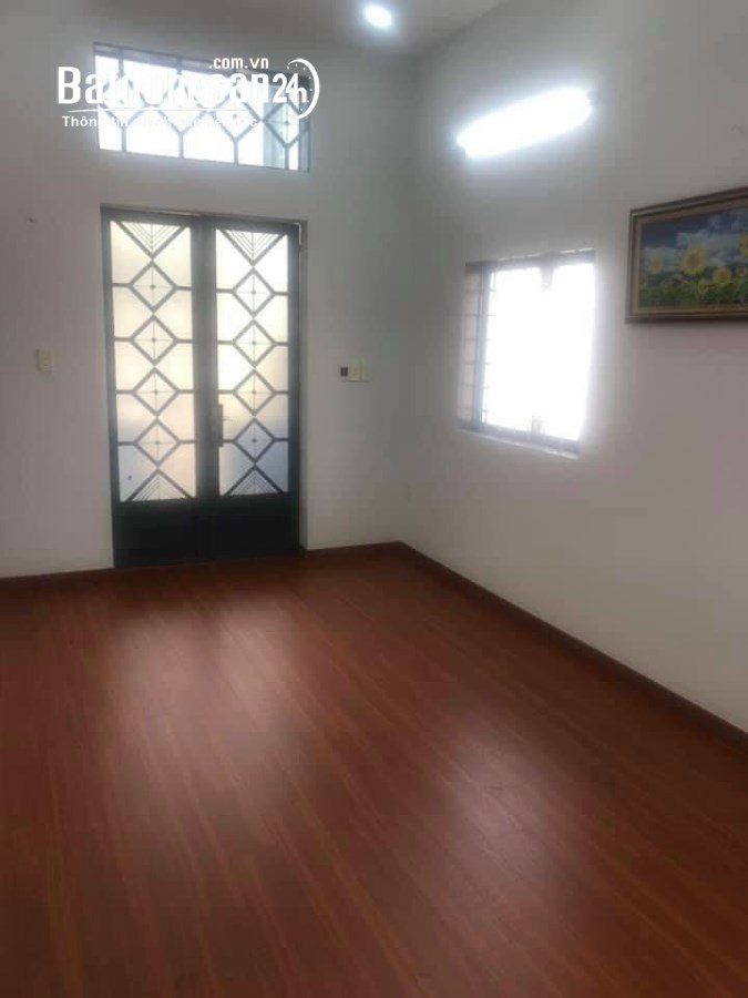 Bán gấp căn nhà chợ Bình Chánh trệt lầu 1,3 tỷ còn thương lượng LH 0774946669