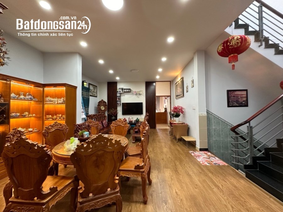 Bán Nhà Mặt Tiền Đồng Đen, Víp Tân Bình, 235m2, 3 Tầng Mới Nở Hậu, Nhỉnh 43 Tỷ TL.