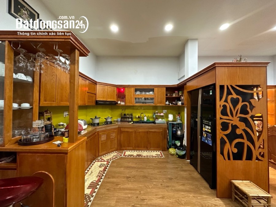 Bán Nhà Mặt Tiền Đồng Đen, Víp Tân Bình, 235m2, 3 Tầng Mới Nở Hậu, Nhỉnh 43 Tỷ TL.
