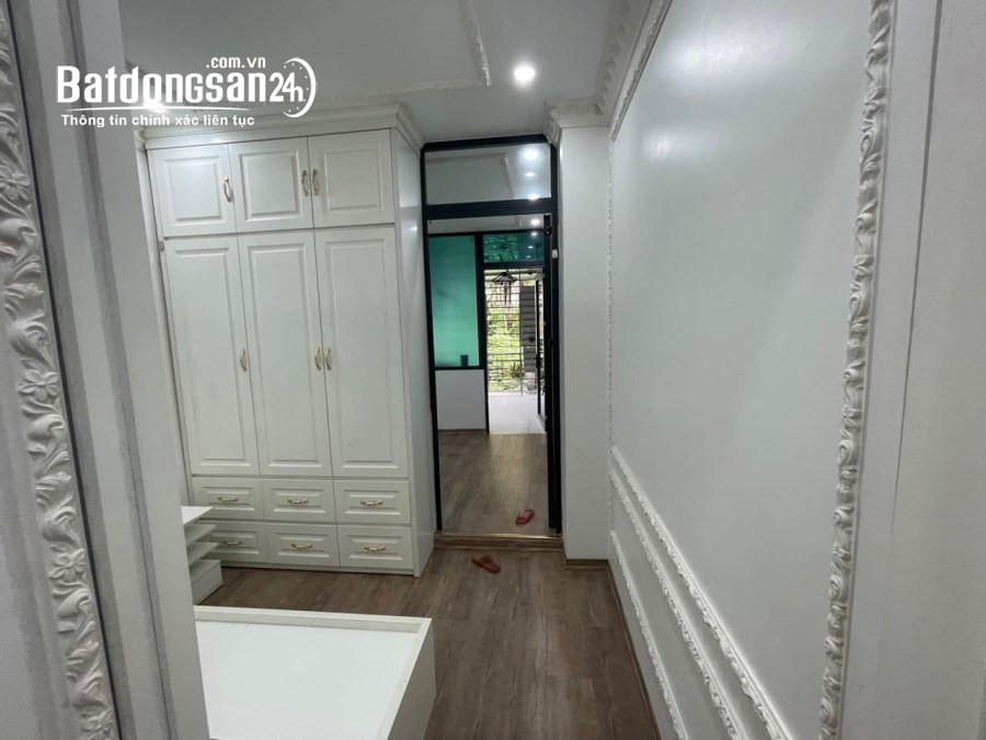 Cho thuê nhà Nghĩa Tân, Cầu Giấy 40m x 3T giá 19tr, vỉa hè, ô tô tránh, full nội thất
