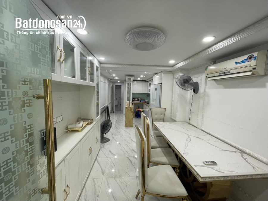 Cho thuê nhà Nghĩa Tân, Cầu Giấy 40m x 3T giá 19tr, vỉa hè, ô tô tránh, full nội thất