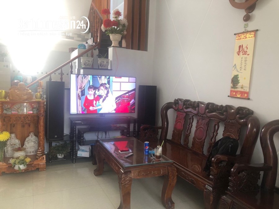 Nhà 1 trệt 1 lầu 2PN gần trung tâm y tế Dĩ An, ngã tư Bình Thung, 146 Dĩ An