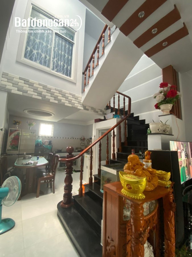 Nhà 1 trệt 1 lầu 2PN gần trung tâm y tế Dĩ An, ngã tư Bình Thung, 146 Dĩ An