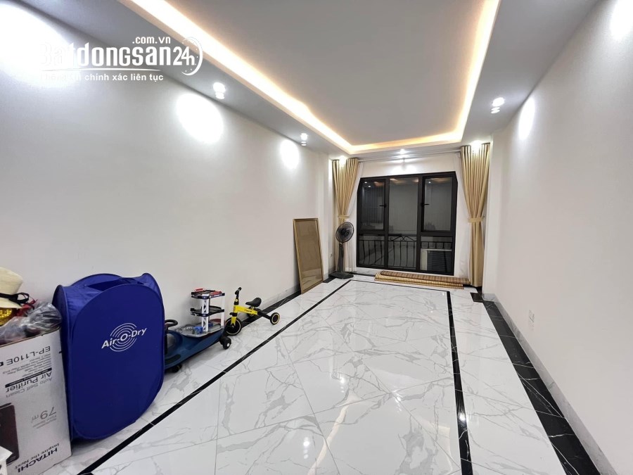 TRUNG TÂM HAI BÀ TRƯNG _ CẠNH ĐẠI HỌC BÁCH KINH XÂY_ CHỈ 30M RA MẶT NGÕ OTO 32M2*5TỶ