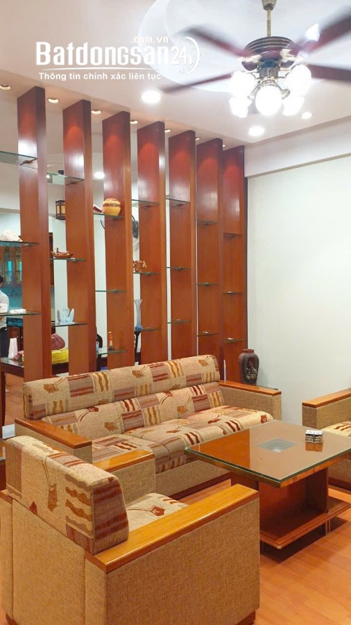 Bán căn hộ chung cư HH2 đường Dương Đình Nghệ căn góc 122m 3PN 3VS nhà đẹpfull đồ