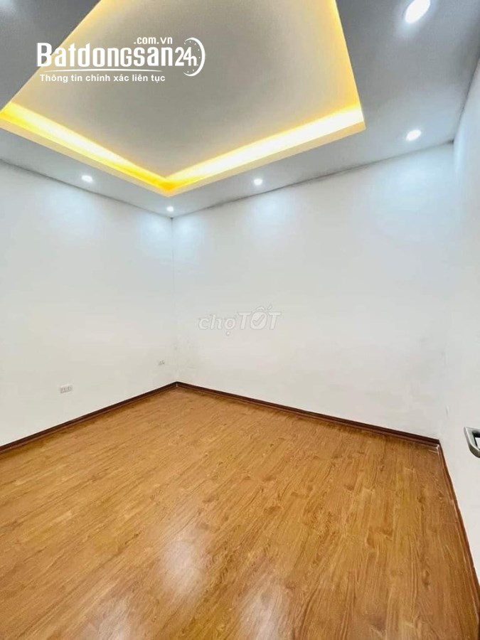 Cho thuê nhà Pháo Đài Láng - Đống Đa 50m x 5T giá 18tr, nhà đẹp, 5 ngủ 4VS