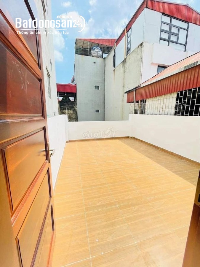 Cho thuê nhà Pháo Đài Láng - Đống Đa 50m x 5T giá 18tr, nhà đẹp, 5 ngủ 4VS