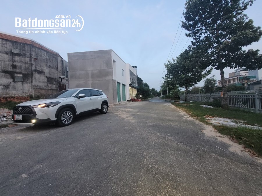 (Thủ Đức)Bán đất mặt tiền đường kênh Ba Bò,sát Tỉnh lộ 43,88m2(4x22),4.2tỷ(TL) 