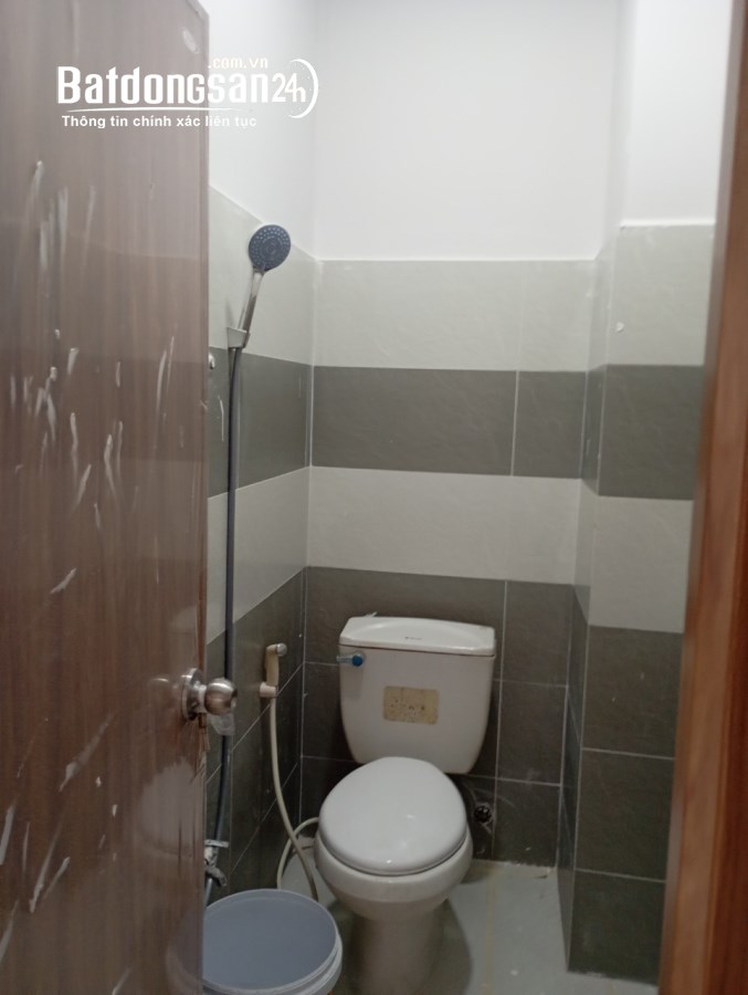 Cho thuê nhà 240 Đường Cách Mạng Tháng Tám, Phường 10, Quận 3