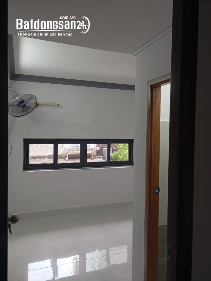 Cho thuê nhà 240 Đường Cách Mạng Tháng Tám, Phường 10, Quận 3