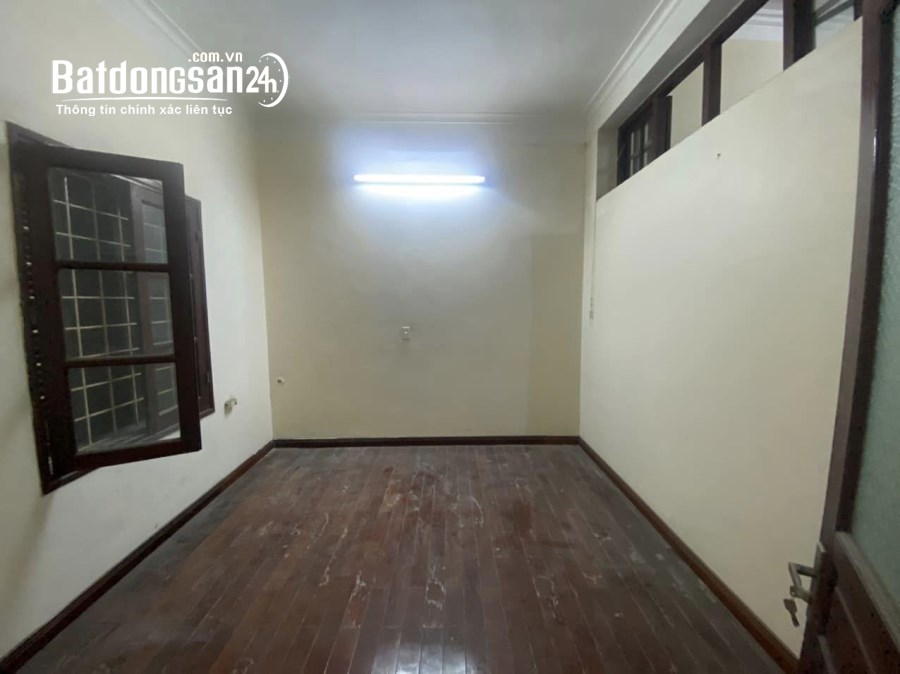Cho thuê nhà Ngõ 194 Giải Phóng, Thanh Xuân 64m x 3.5T giá 16tr, PL, ô tô