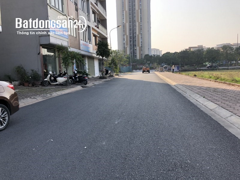 Bán nhà biệt thự 4 tầng trung tâm Trâu Quỳ -236m2 mtien 12m đường 13m.0982852808