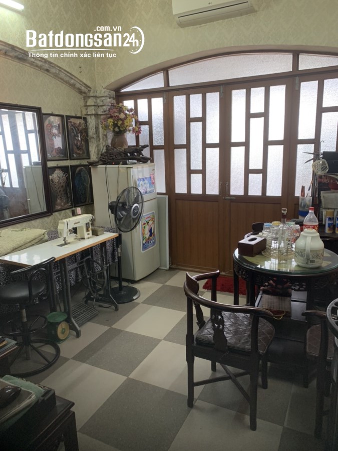 Gia Đình Cần Bán Nhà 2 tầng x 50m2 tại Phố Lĩnh Nam. LH: 0975.997.166