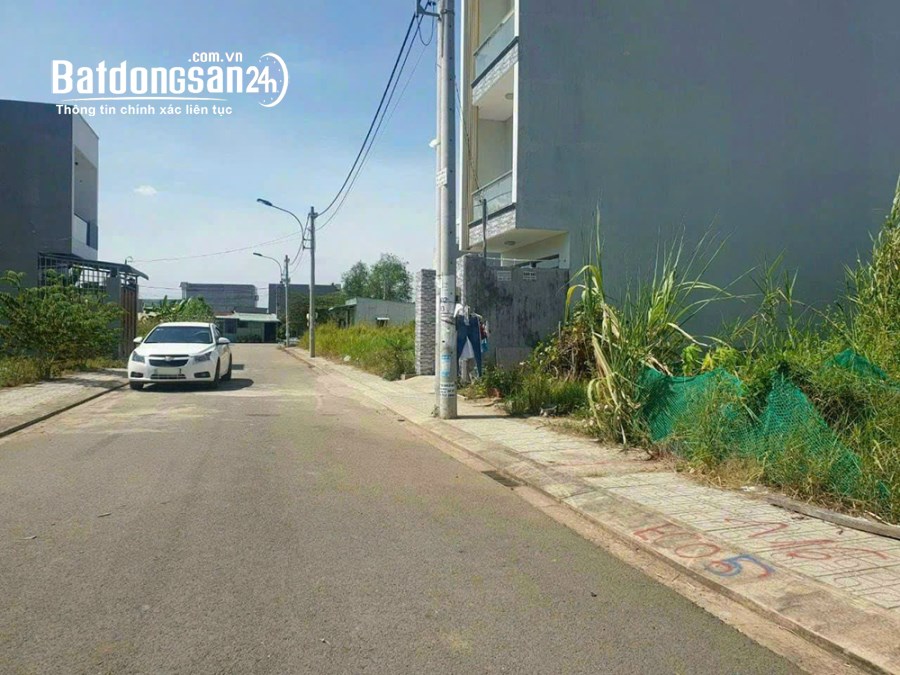 Lô đất đẹp, giá tốt tại hẻm 47 Trường Lưu, kế bên đường Vành đai 3, đường 9m