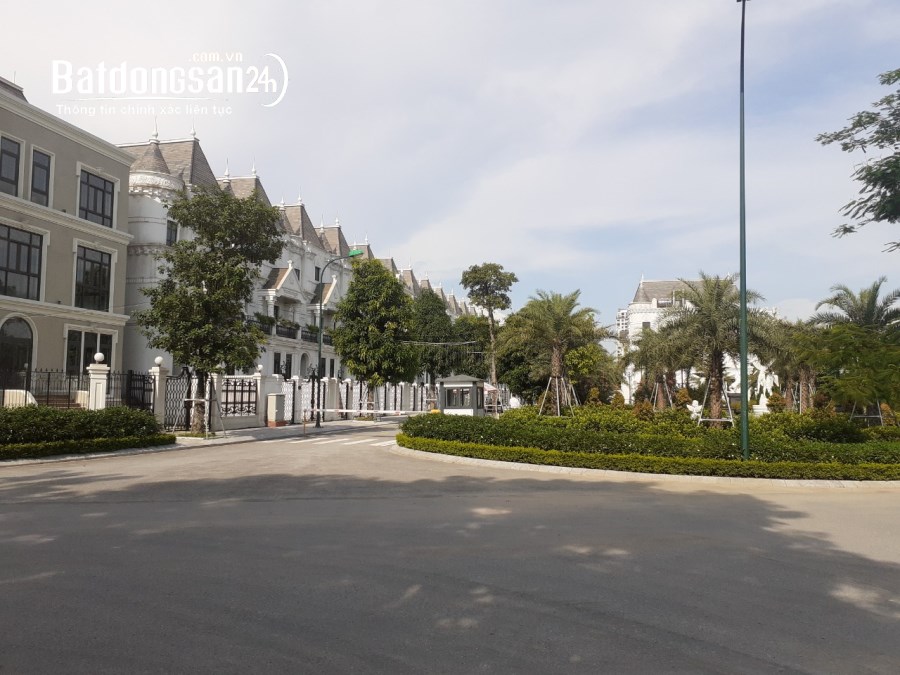 Bán biệt thự Ciputra DT 376m2, mặt tiền 12m, Vỉa hè 5m, đường rộng 30m, giá 130 tỷ