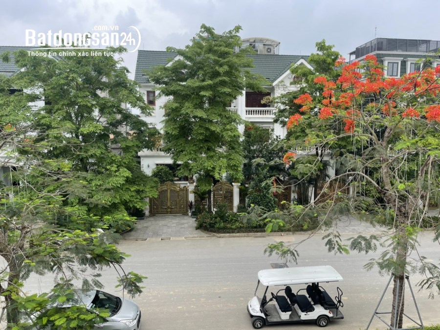 Bán biệt thự Ciputra DT 376m2, mặt tiền 12m, Vỉa hè 5m, đường rộng 30m, giá 130 tỷ