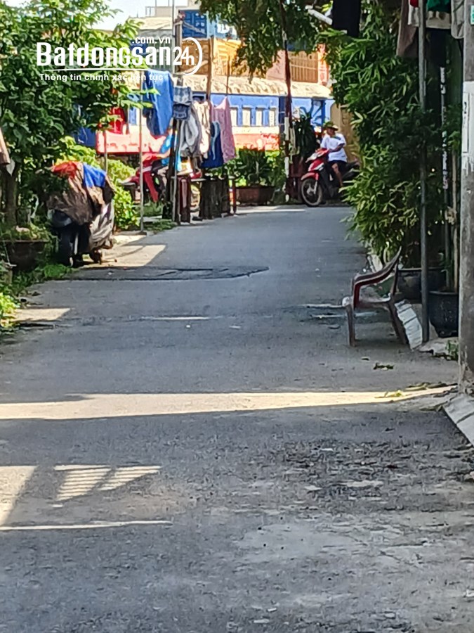 Bán nhà cấp 4 có gác xép, k.doanh nhỏ, ô tô vòng quanh ở Yên Viên, G.Lâm giá hơn 1tỷ