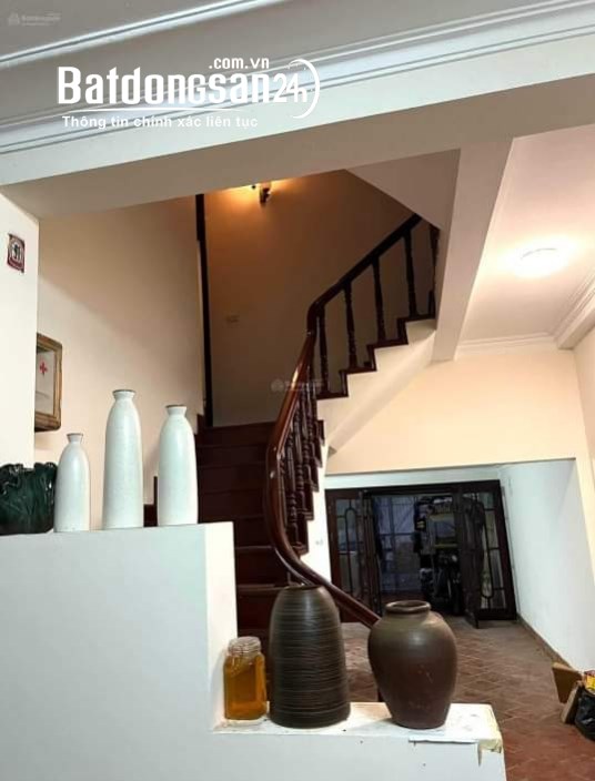 Cho thuê nhà mặt phố Nguyễn Khang - Cầu Giấy - 130m - 4 tầng - 35 triệu - có hầm
