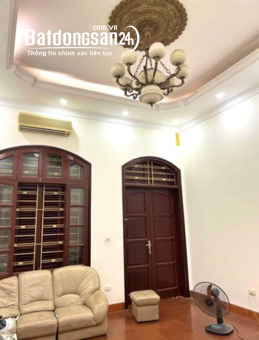Cho thuê nhà mặt phố Nguyễn Khang - Cầu Giấy - 130m - 4 tầng - 35 triệu - có hầm
