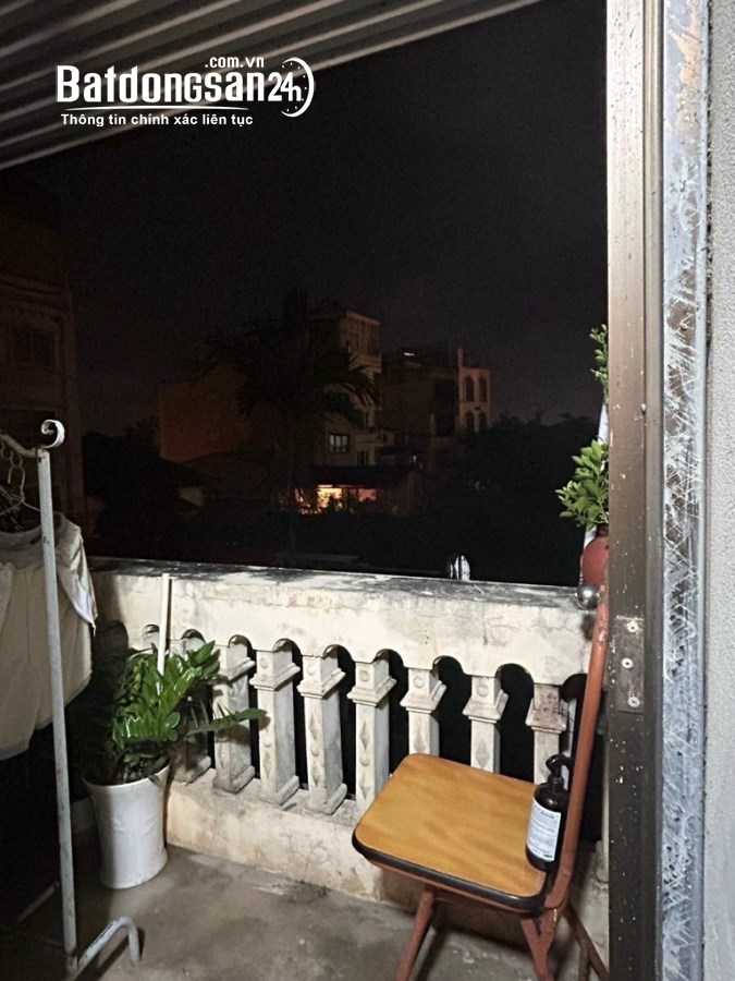 BÁN ĐẤT HỒ TÂY, TẶNG NHÀ 3 TẦNG, NGÕ THÔNG, Ô TÔ LÙI CỬA, VIEW HỒ, 56,2M2,GIÁ 7,9 TỶ