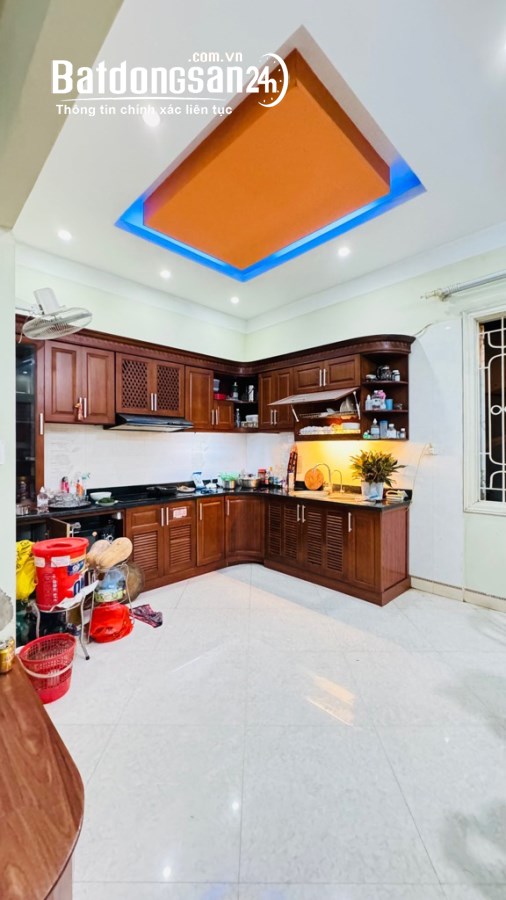 Bán nhà Ngọc Trục 38m2, 5 tầng, Nhà cán bộ xây, tặng nội thất 5.3 tỷ.