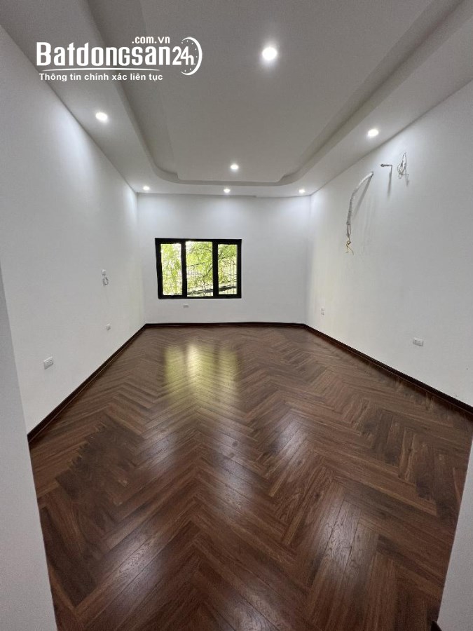 Bán nhà Ngọc Trục 38m2, 5 tầng, Nhà cán bộ xây, tặng nội thất 5.3 tỷ.
